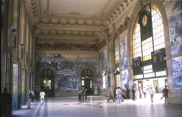 Porto railway station